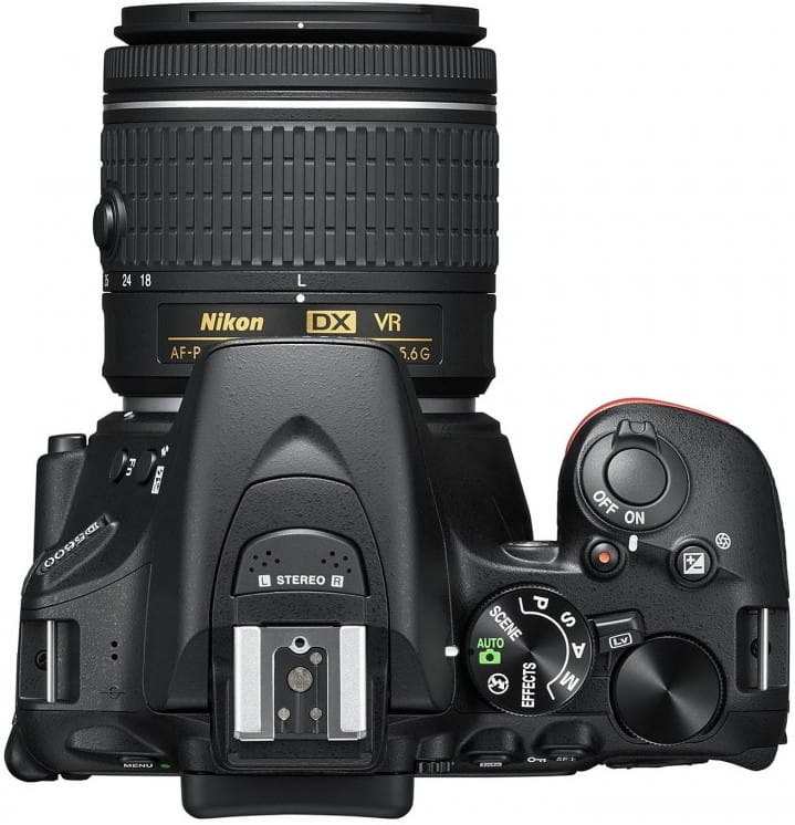 NIKON D5600 + Nikkor 18-55VR KIT / VBA500K001