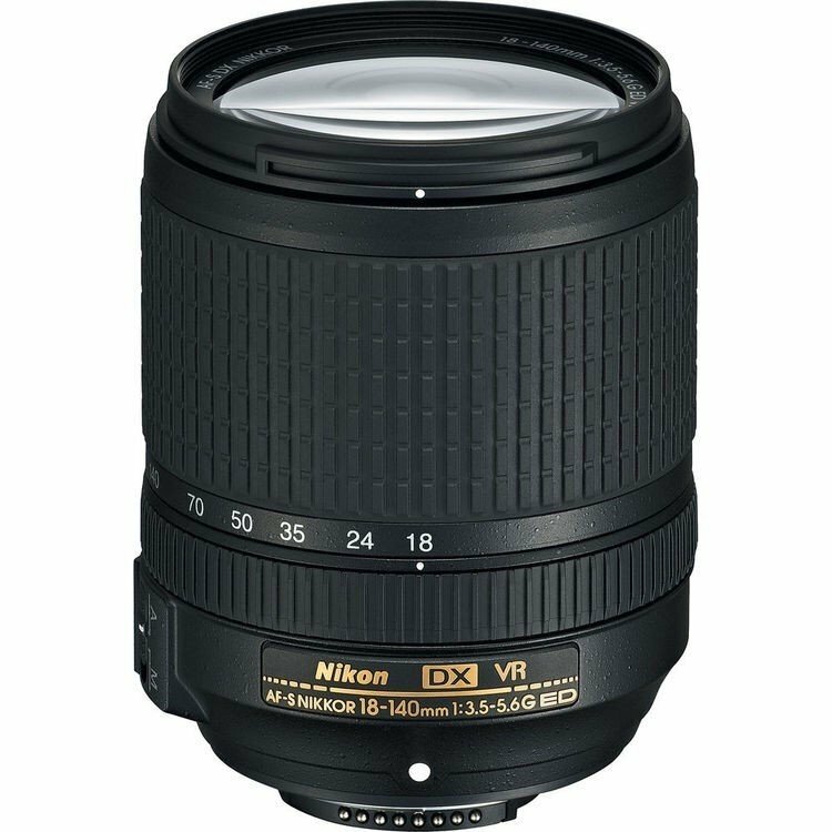 Nikkor 18-140mm f/3.5-5.6G ED VR DX AF-S / JAA819Db