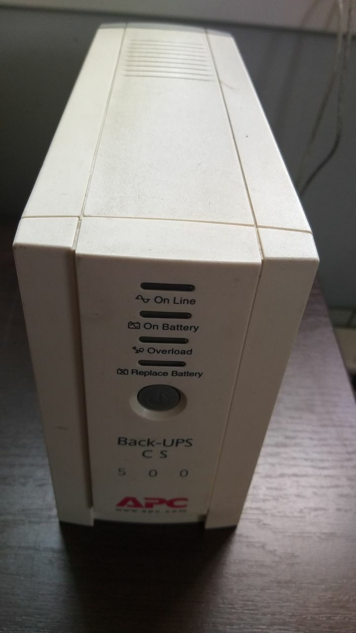 APC Back UPS 500 CS / 500VA 300W