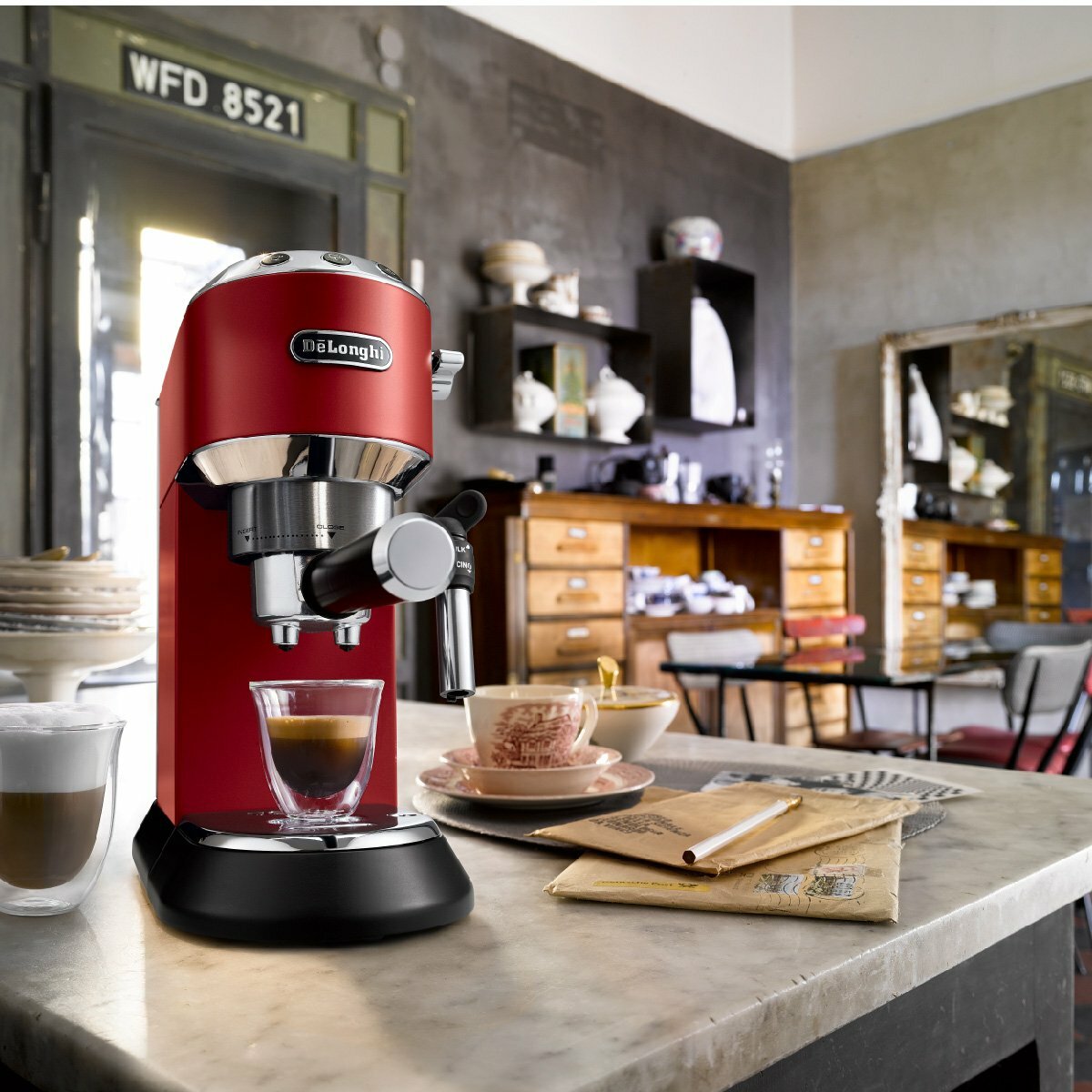 Delonghi EC685R Dedica Style Red