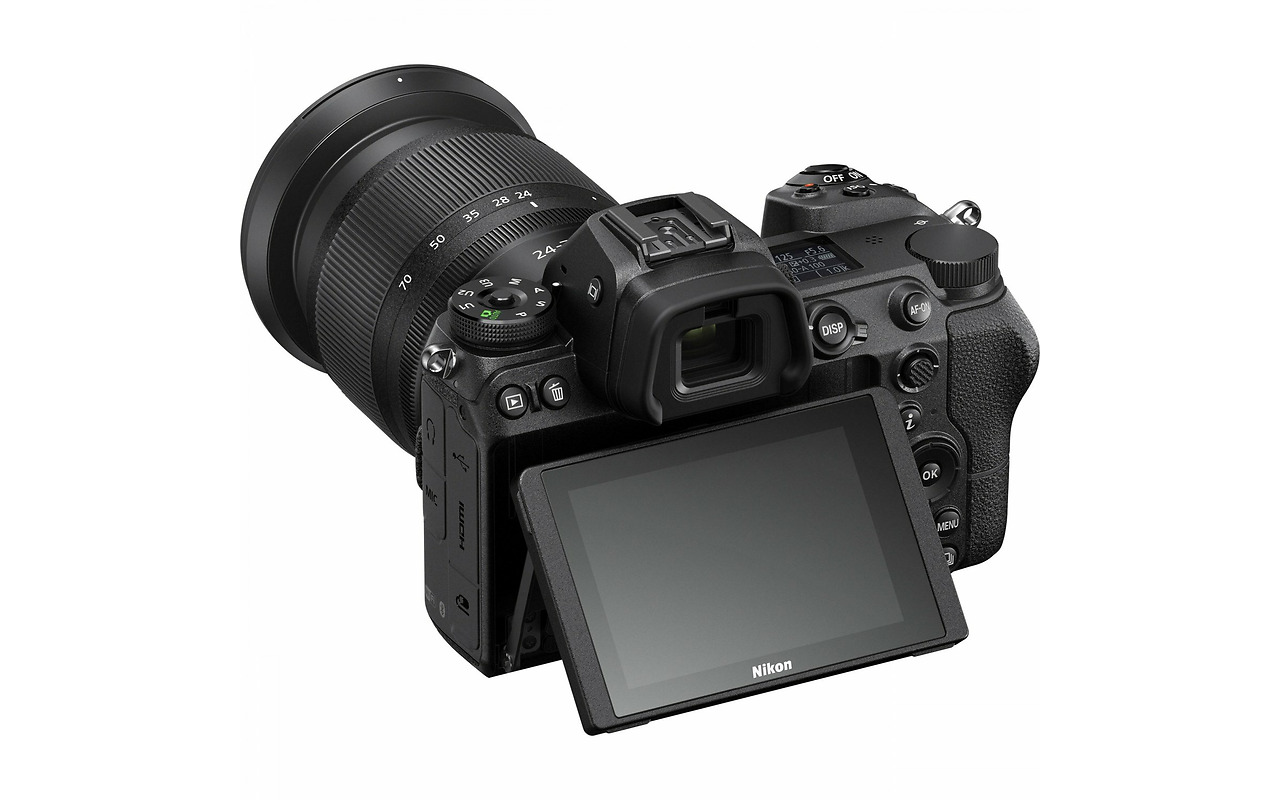 Nikon Z 7 + 24-70 f4 + FTZ Adapter Kit / VOA010K003