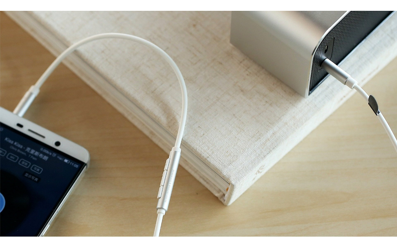 Remax S120 AUX smart cable / White