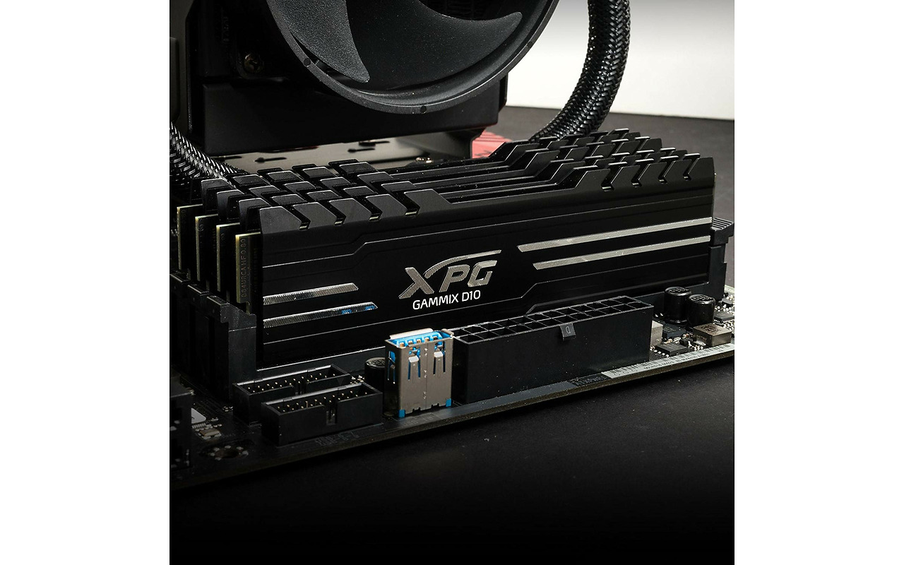 RAM ADATA XPG Gammix D10 / 16GB / DDR4 / 3200MHz / Heatsink / Black