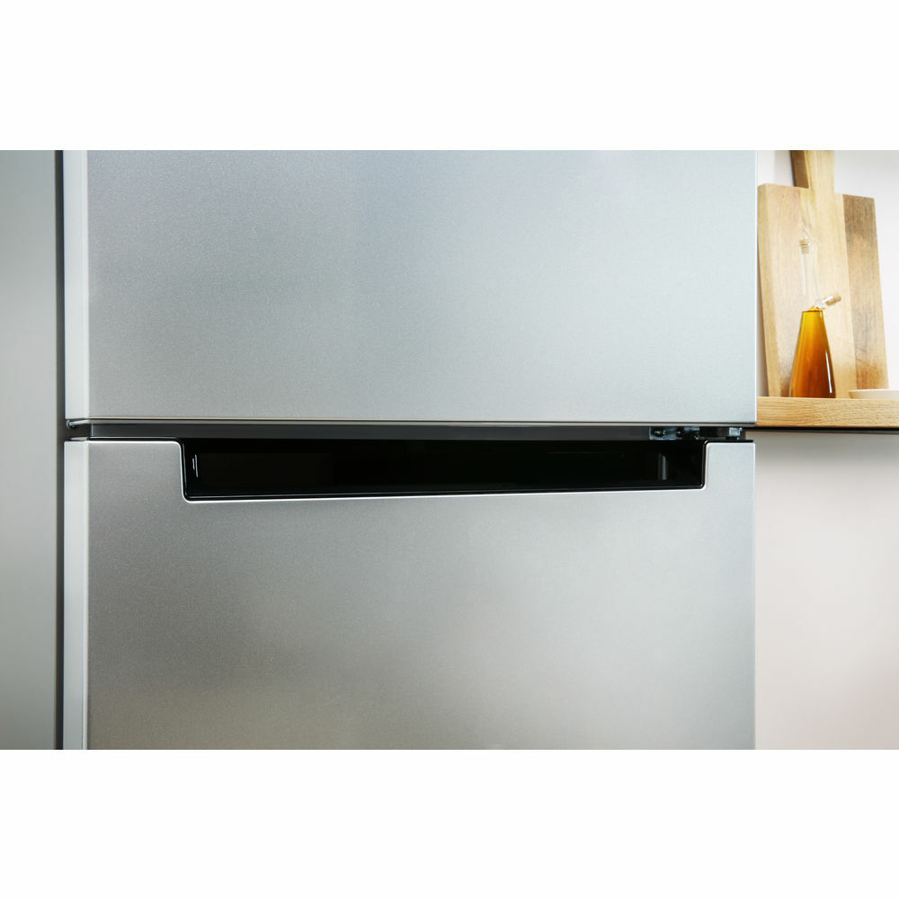 Indesit DS 4180 SB / Inox