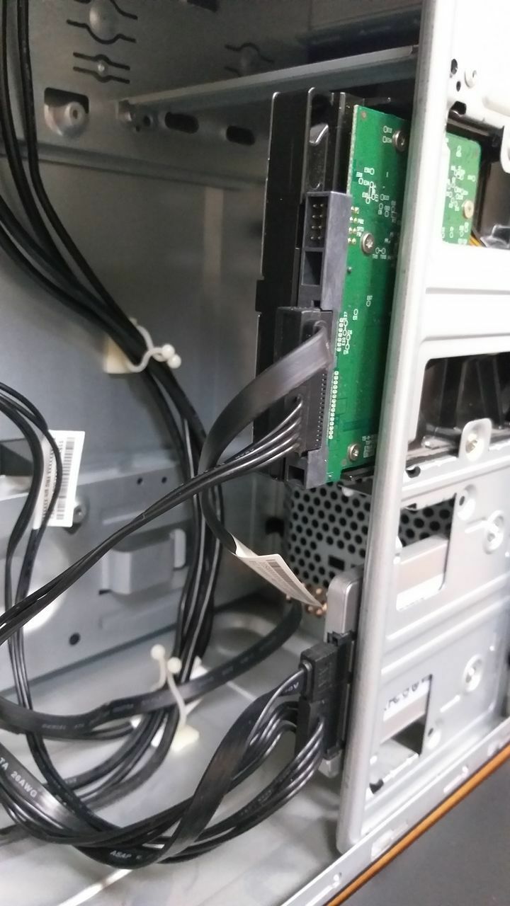 Lenovo H515 / AMD E1-2500 / 4Gb DDR3 / SSD 32Gb / HDD 320Gb / Card Reader 7-in-1 / Windows 8 Bing /