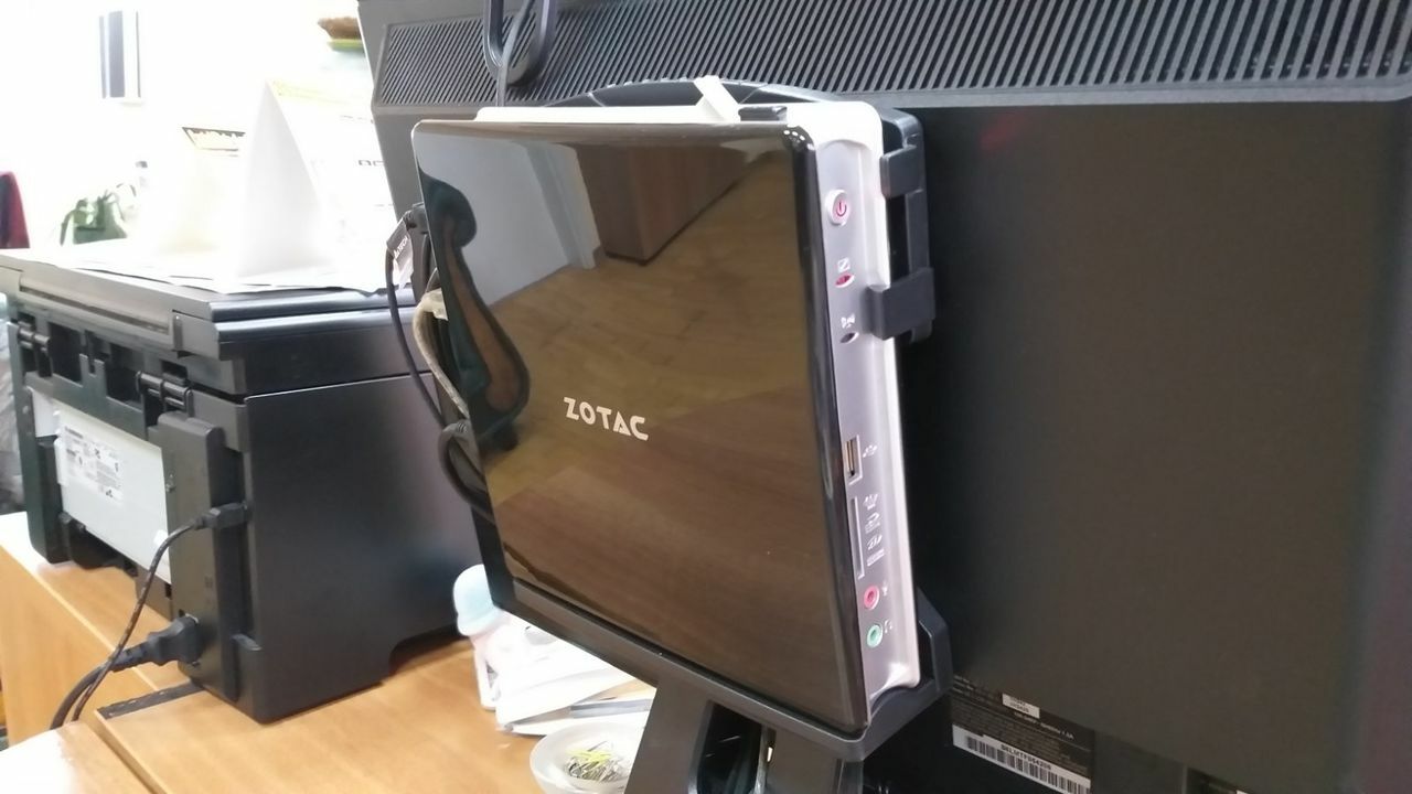 ZOTAC ZBOX-BI320-BE-W3 Plus / Dual Core 2957U / 4GB DDR3 / 64GB SSD + 500GB HDD / Windows 8.1