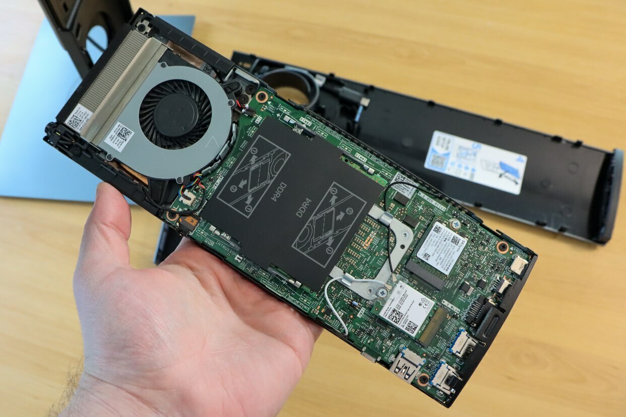 DELL OptiPlex 7070 Ultra UFF / lntel Core i5-8265U / 8GB DDR4 / 256GB NVMe / Windows 10 PRO / Black