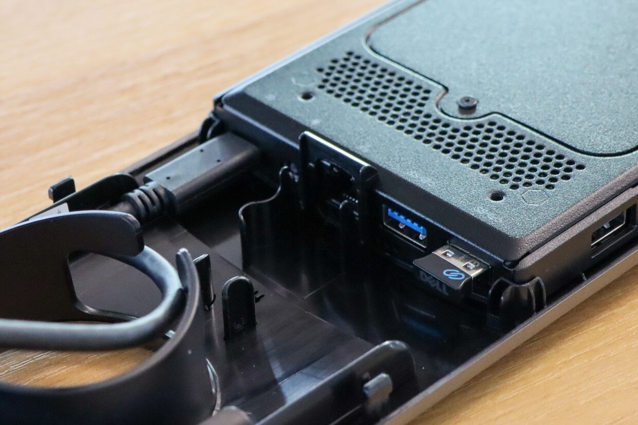 DELL OptiPlex 7070 Ultra UFF / lntel Core i5-8265U / 8GB DDR4 / 256GB NVMe / Windows 10 PRO / Black