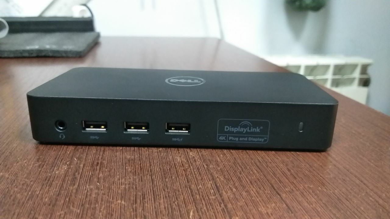 DELL D3100 USB 3.0 / Triple Video Docking Station / 452-BBOT