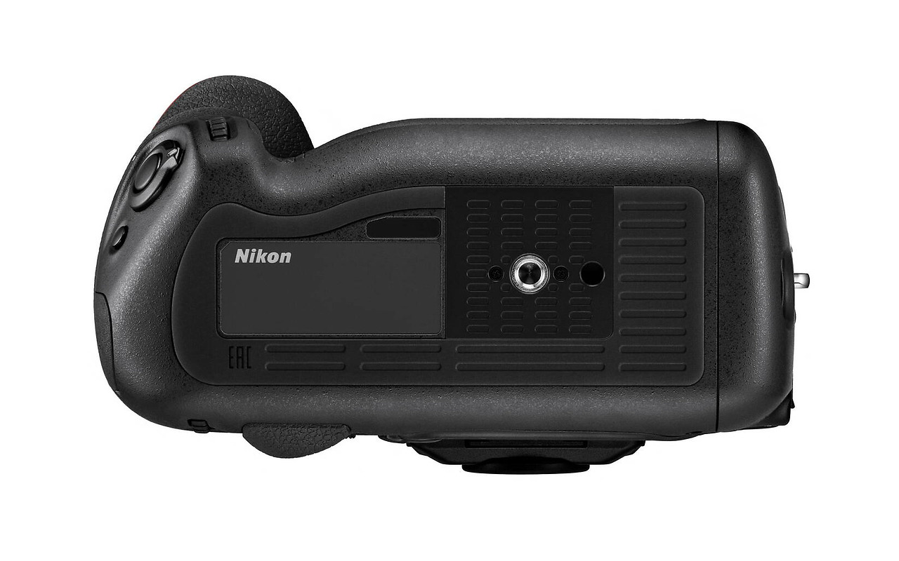 Nikon D6 Digital SLR Body VBA570AE / Black