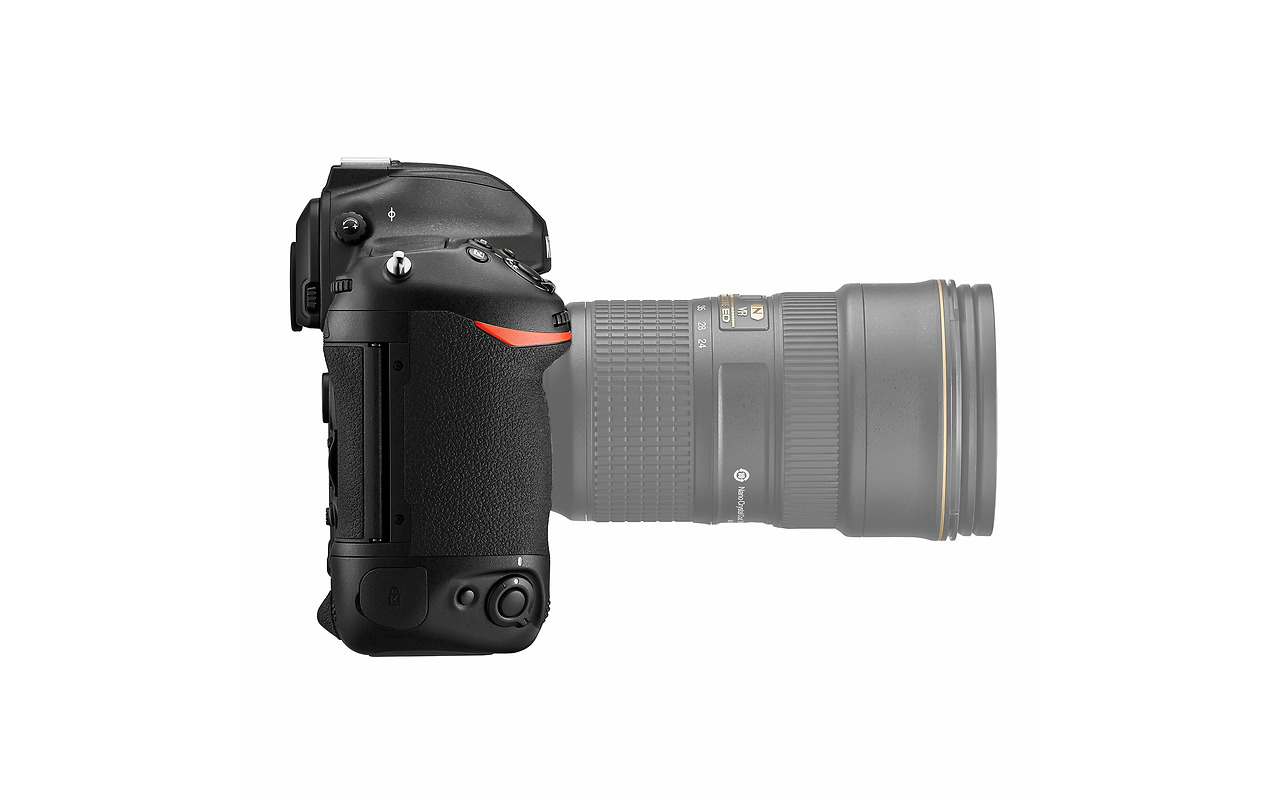 Nikon D6 Digital SLR Body VBA570AE / Black