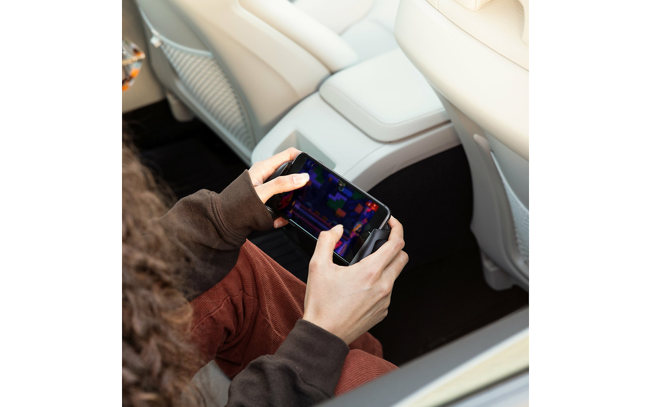 HyperX ChargePlay Clutch Charging Controller Grips for Smartphones / HX-CPCM-U / Black