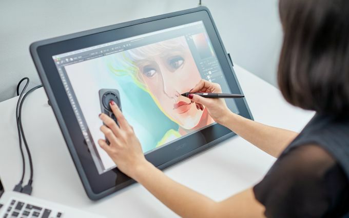Wacom Creative Pen Display Cintiq 22" HD / DTK2260K0A / Black