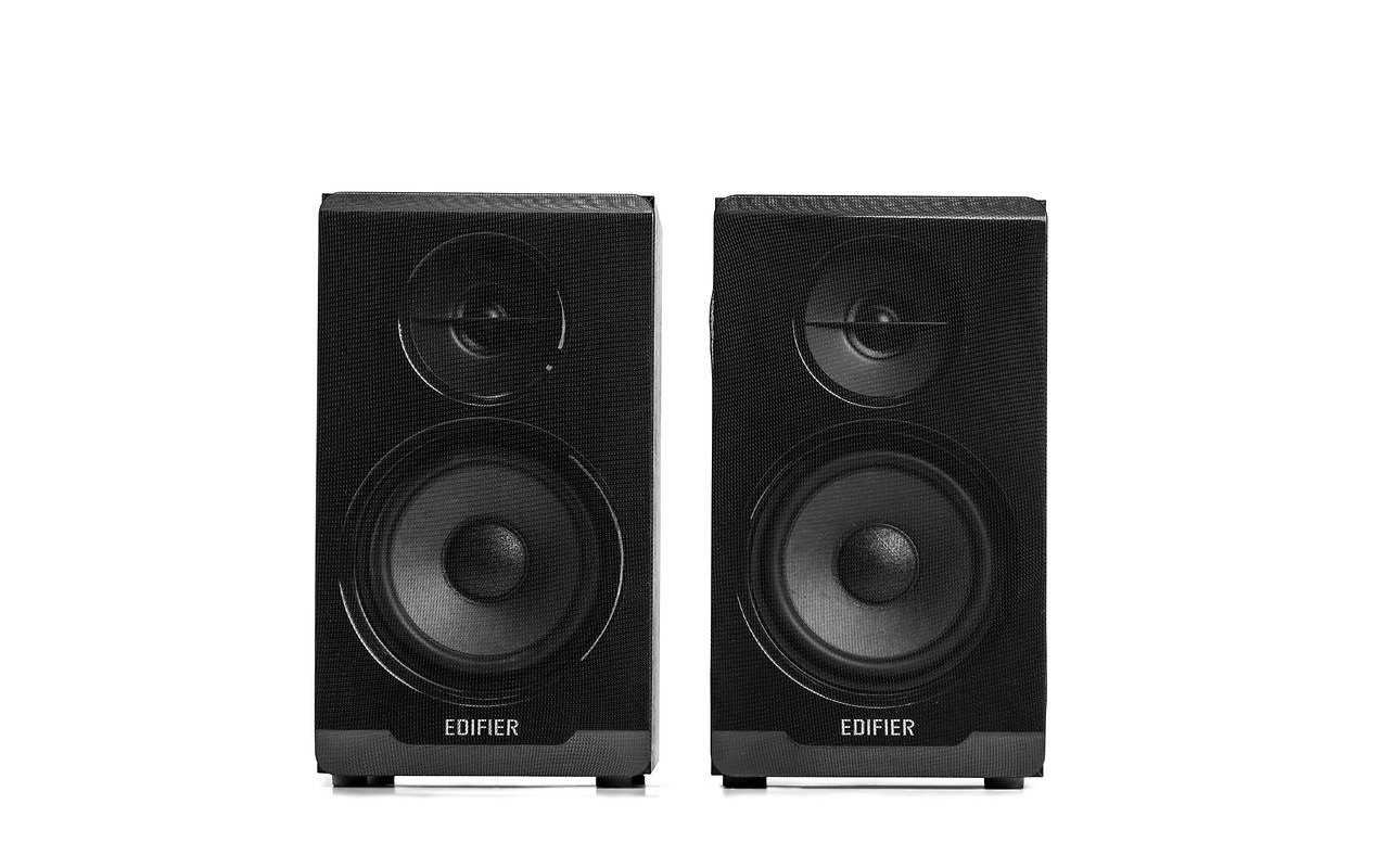 Edifier R33BT / 2.0 / 10W Black