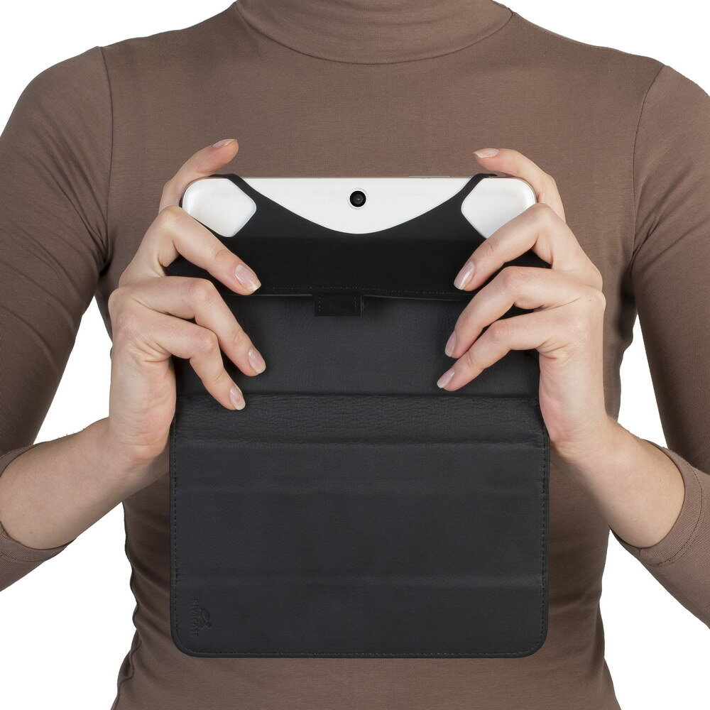 Rivacase 3132 / Case 7 Black