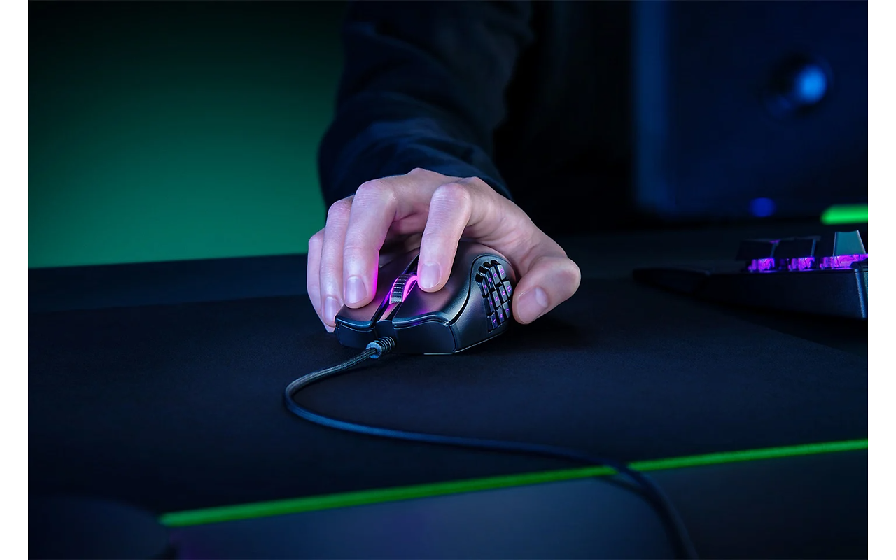 Razer Naga X / MMO Gaming Mouse / RZ01-03590100-R3M1