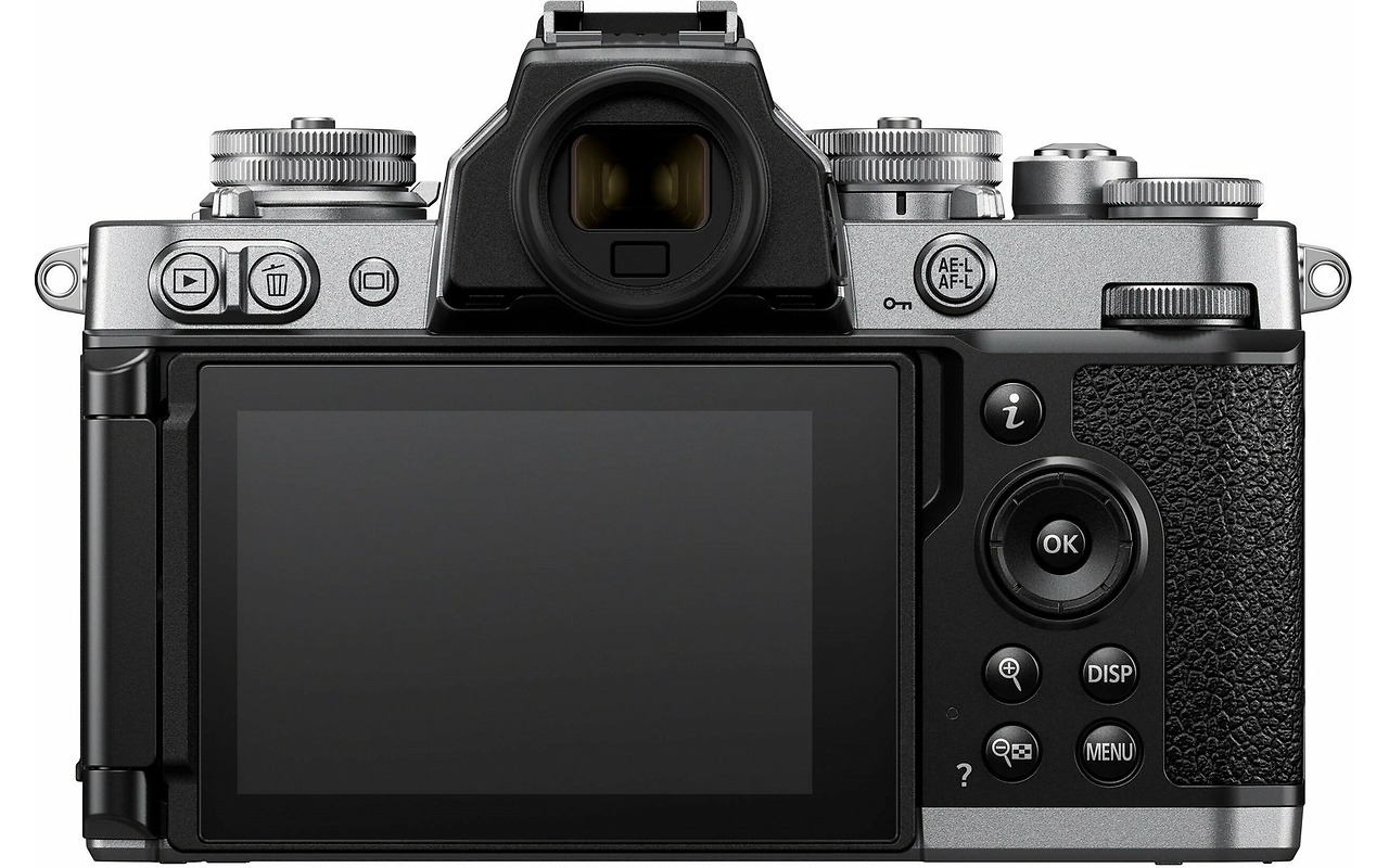 Nikon Z fc + 16-50mm VR / VOA090K002