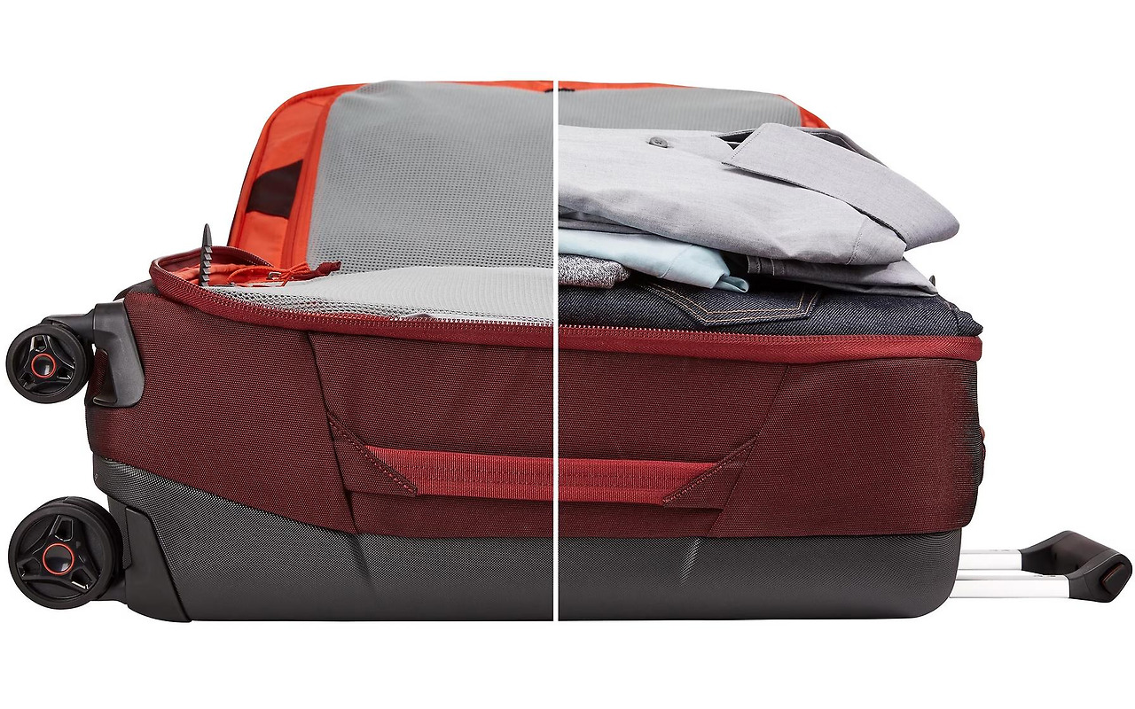 THULE Subterra Wheeled Duffel / 33L TSRS322 Red