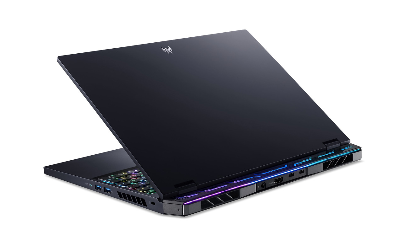 ACER Predator Helios  PH16-71-76TK / 16 WQXGA IPS 240Hz / Core i7-13700HX / 16GB DDR4 / 1.0TB NVMe / GeForce RTX 4060 8GB GDDR6 / no OS