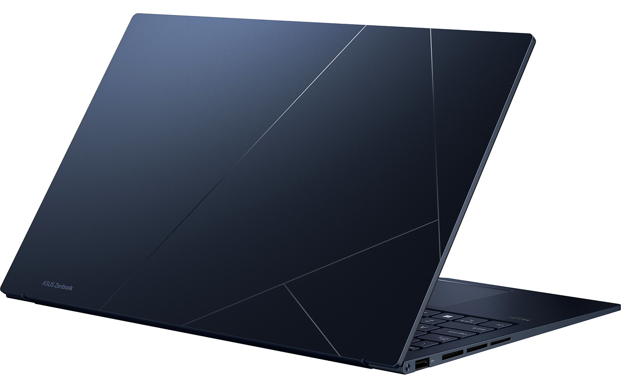 ASUS ZenBook 15 UM3504DA / 15.6 IPS FullHD / Ryzen 7 7735U / 16GB DDR5 / 512GB SSD / AMD Radeon / No OS