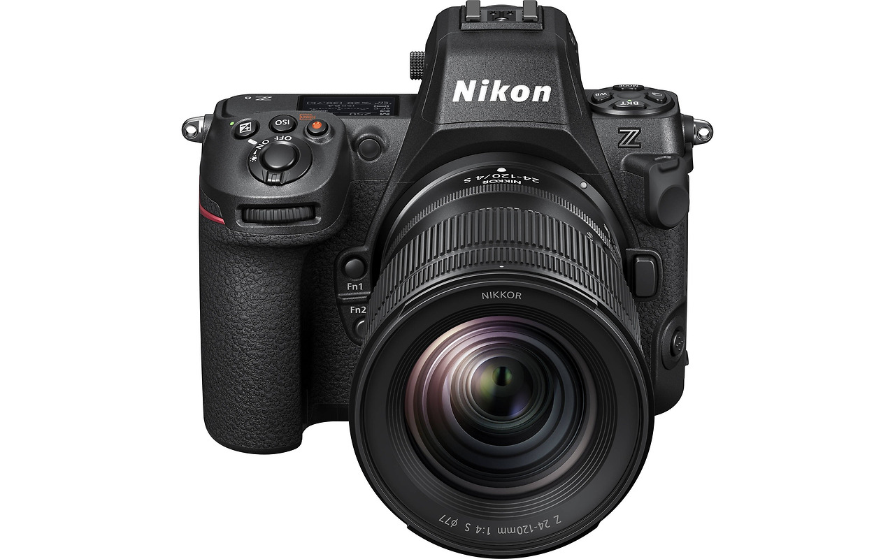 NIKON Z8 + 24-120mm f/4 S / VOA101K001