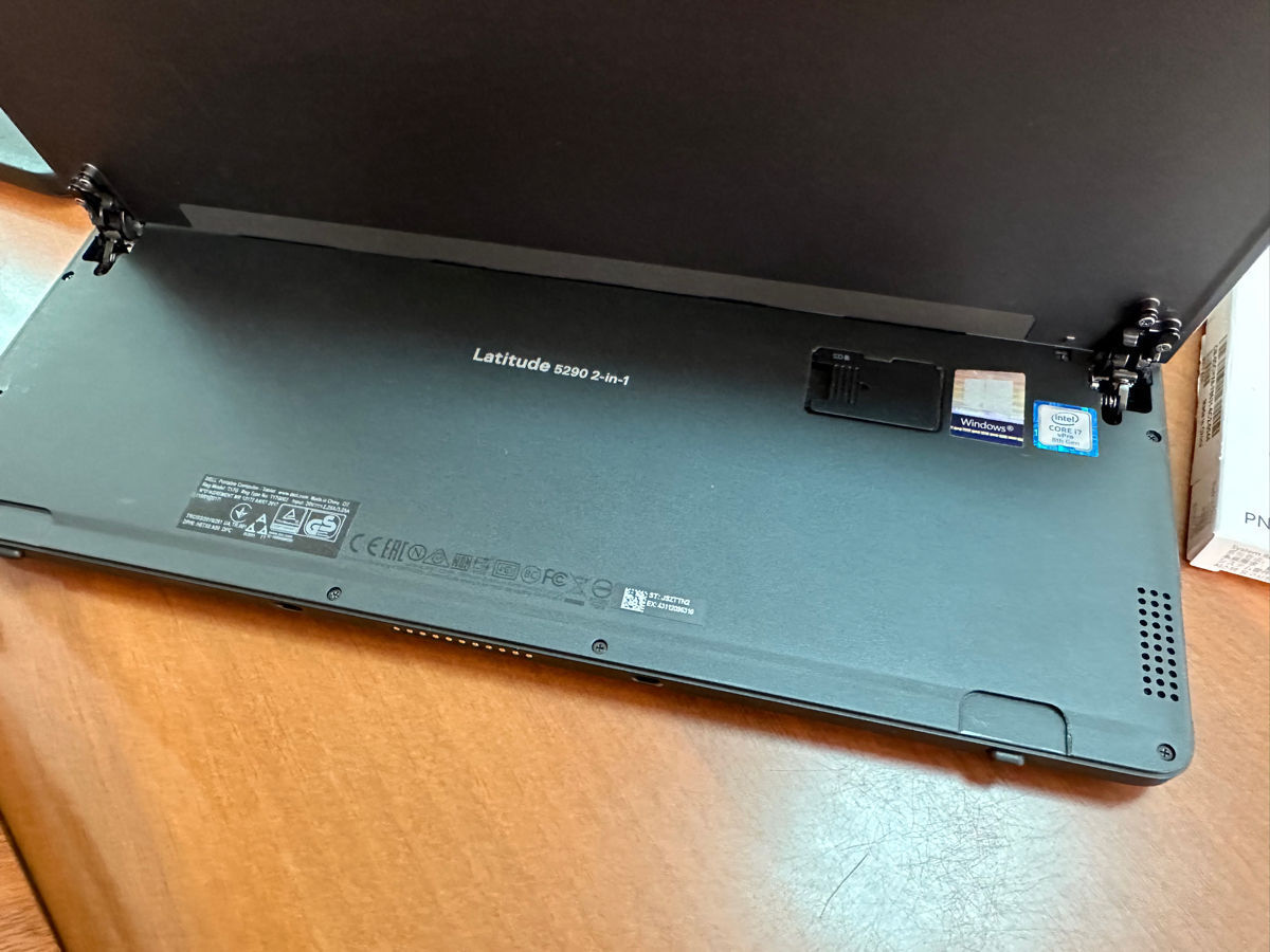 DELL Latitude 5290 2-in-1 / 12.3 TOUCH WUXGA+ / Core i7-8650U / 16GB LPDDR3 / 512GB NVME / Active Pen / Automatic Kickstand / Windows 10 PRO /