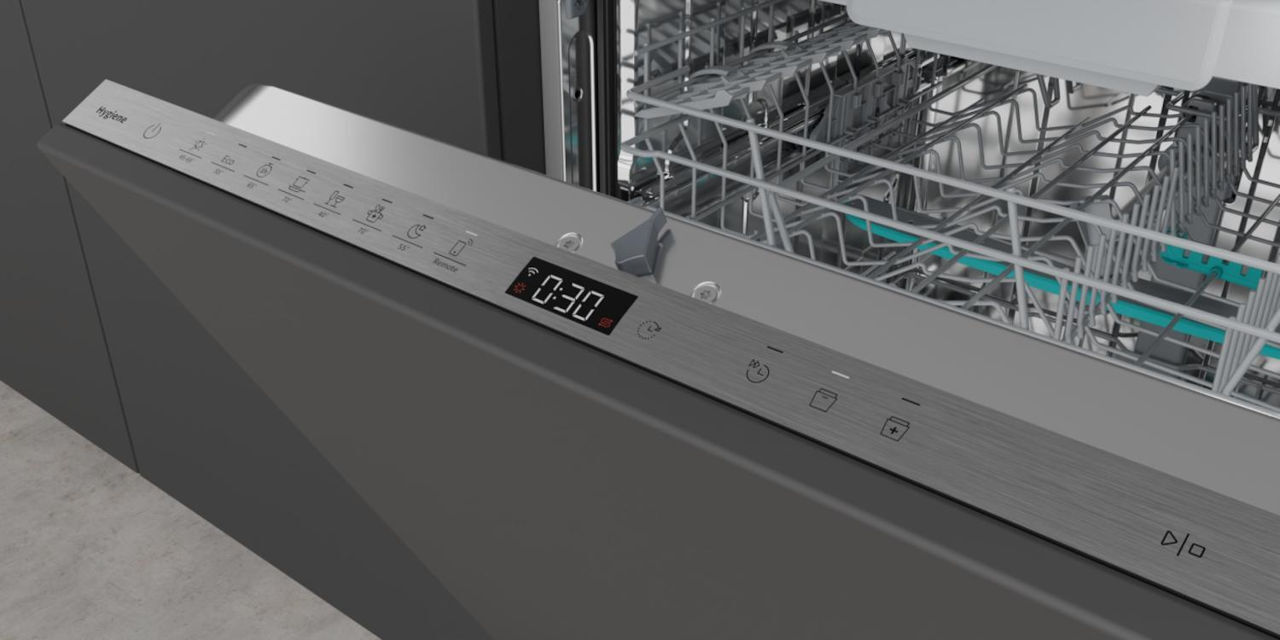 Hisense HV673D64