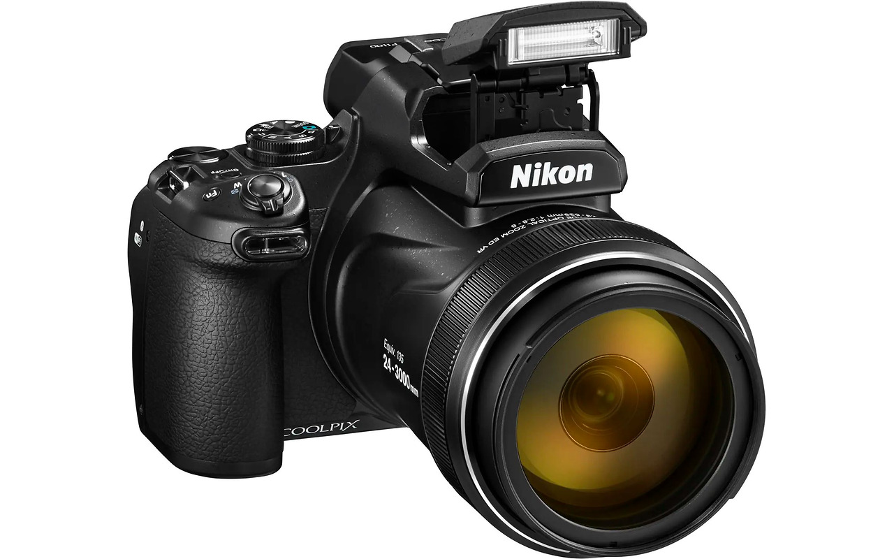 NIKON COOLPIX P1100