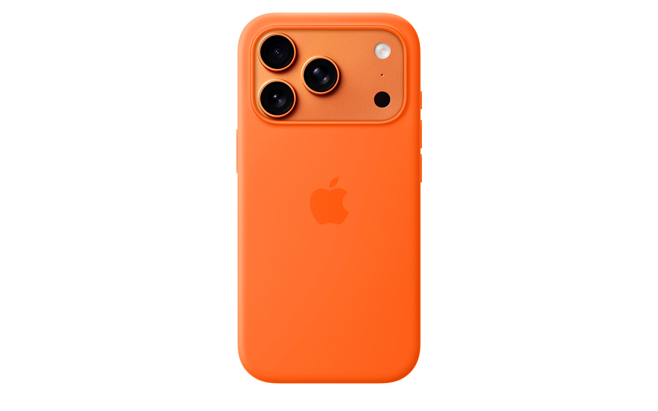 Apple Silicone Case with MagSafe for 17 Pro Orange