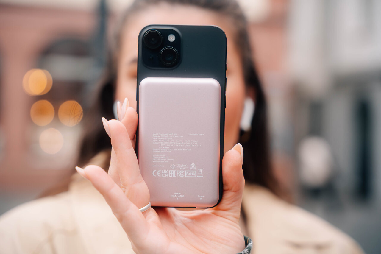 Verbatim Charge'n'Go Magnetic Wireless / 5000mAh Pink