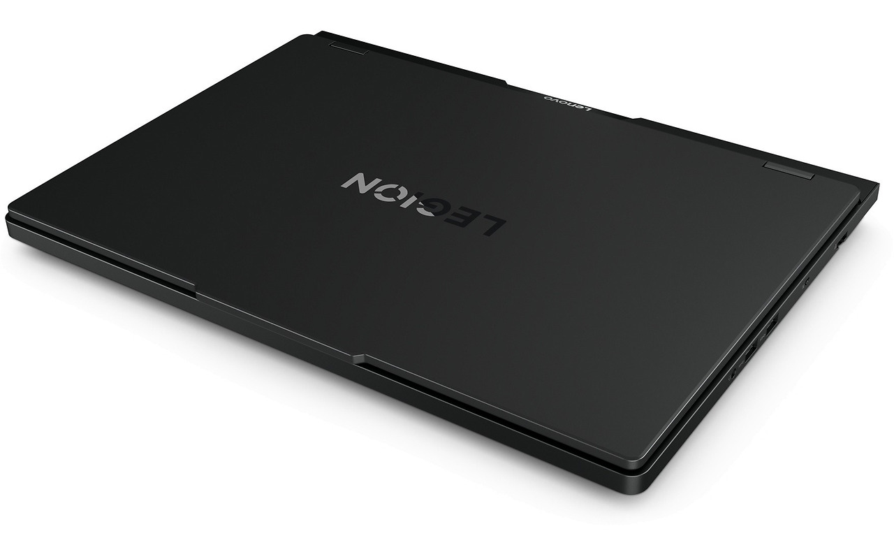 Lenovo Legion Pro 5 16IAX10H / 16 OLED WQXGA 165Hz / Core Ultra 9 275HX / 32Gb DDR5 / 1Tb SSD / GeForce RTX 5070 Ti 12Gb